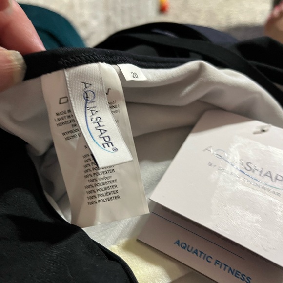 NWT size 20 Dolfin Aquashape Women's Color Block Bathing Suit - Picture 5 of 8